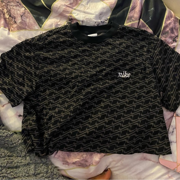 Nike Crop Top - Picture 1 of 1